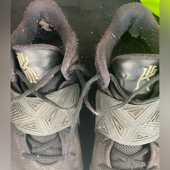Nike Kyrie Flytrap - Picture 7 of 7